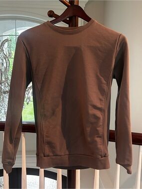 Fabletics Ribbed Crewneck Sweatshirt in Mauve Taupe